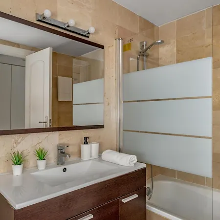 Apartment Campos De Guadalmina By Interhome